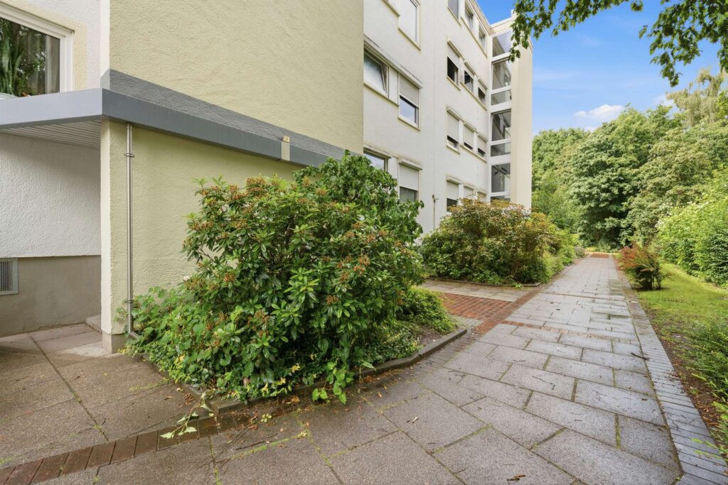 Charmante 3 ZKB mit Loggia und Einbauküche